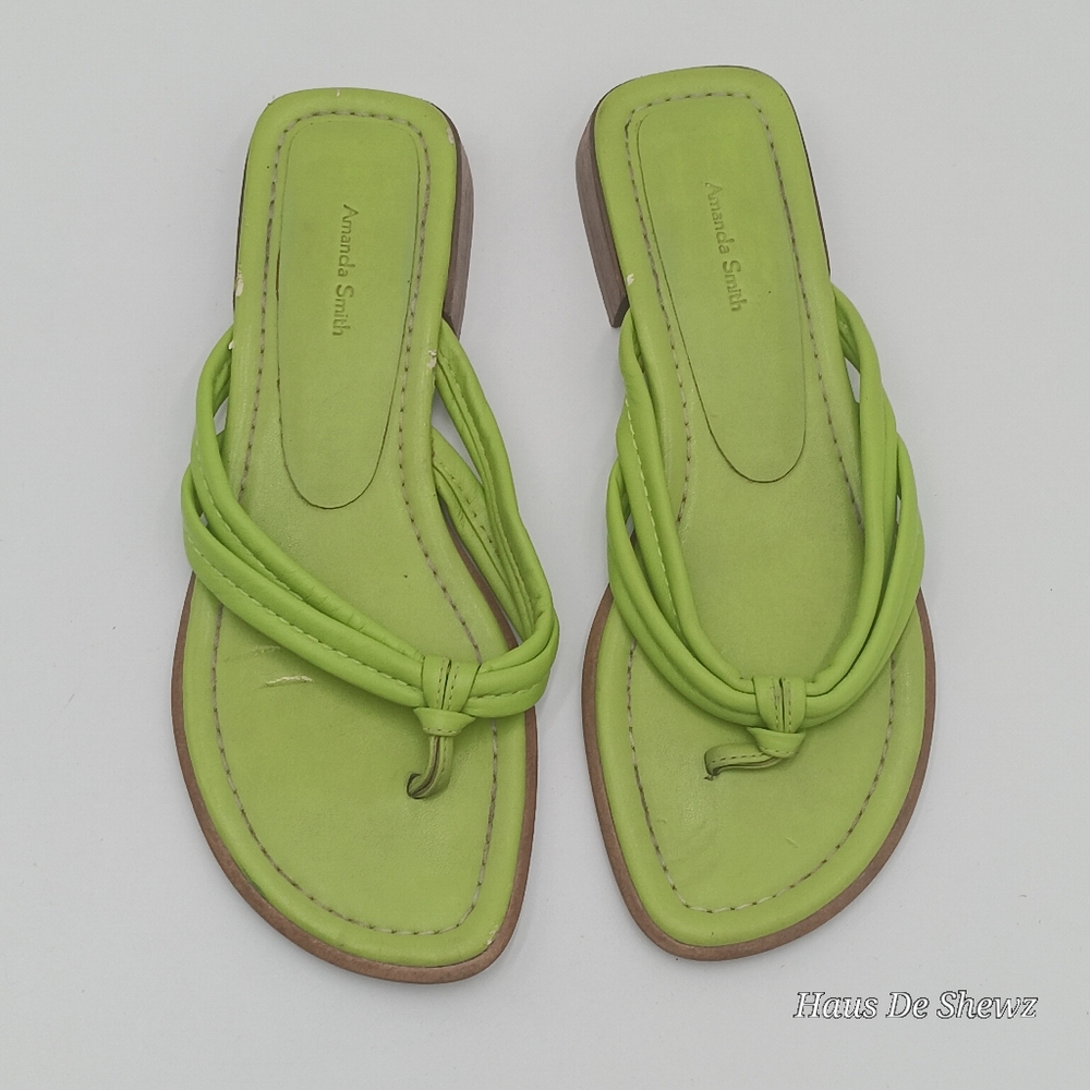 Amanda Smith  leather  flip  sandals. Size 7.5